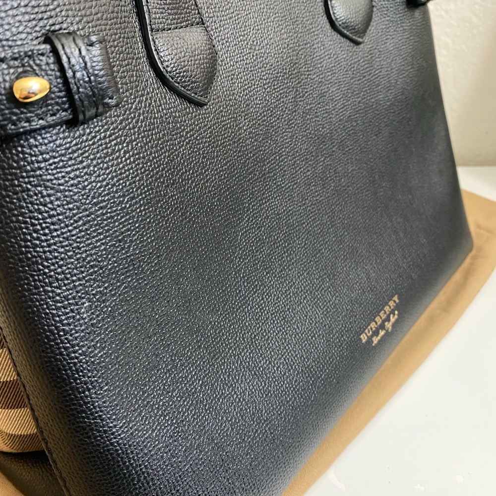 Burberry Medium Banner House Check Derby Leather Tote w/ Strap – Black RT 73504 - Picture 9 of 17